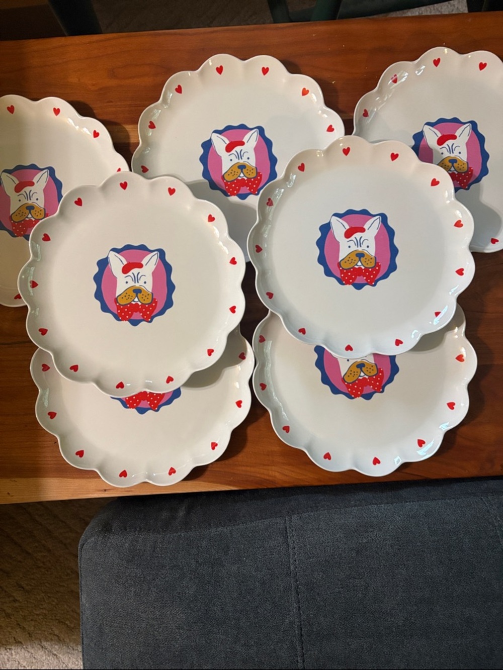 Pillowfort Scalloped melamine  Plates